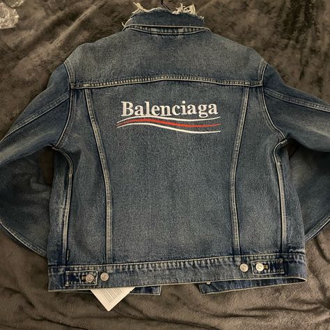 Brand New With Tags Original Price $1,190 Size 48 Fits Like A Women Large Oversized Jeans Jacket Women, Balenciaga Jeans, Balenciaga Jacket, Balenciaga Women, Balenciaga Logo, White Denim Jacket, Jean Jacket Women, Oversized Denim Jacket, Jeans Jacket