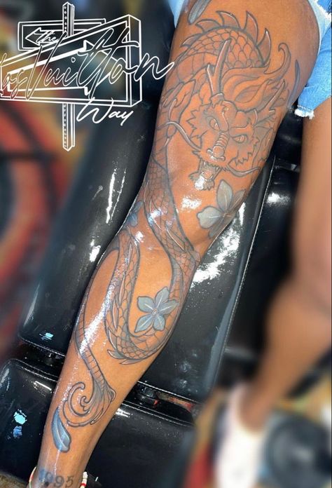 Dragon Leg Tattoo, Front Thigh Tattoos, Baddie Tattoos, Delicate Tattoos For Women, Cute Thigh Tattoos, Girl Thigh Tattoos, Full Leg Tattoos, Hand Tattoos For Girls, Tattoos For Women Half Sleeve