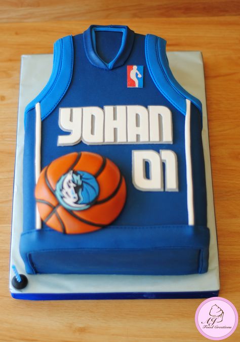 Dallas Mavericks Cake for Yohan www.facebook.com/AJFoodCreations Grooms Cake Basketball Theme, Dallas Mavericks Birthday Party, Dallas Mavericks Cake, Basketball Theme Birthday, Mavericks Basketball, Cheerleading Party, Basketball Theme Party, Basketball Cake, Basketball Birthday Parties