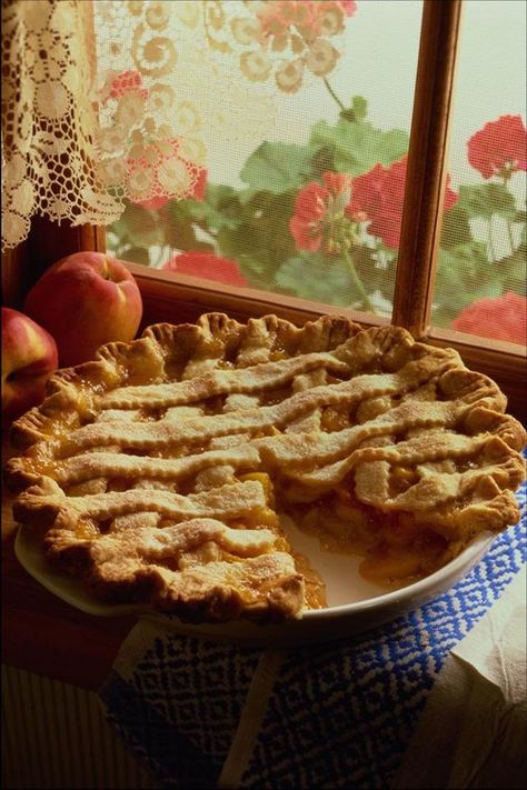 Apple Pie Aesthetic, Pie Aesthetic, Naan Pizza, Think Food, Mince Pies, Homemade Pie, Naan, Window Sill, Aesthetic Food