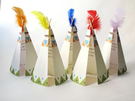 Fiesta Temática de Indios con Actividades para Niños Indian Party Themes, Indian Birthday Parties, Dreamcatcher Baby, Teepee Party, Cowboy Baby Shower, Wild One Birthday Party, Birthday Cards For Boys, Kids Party Decorations, Diy Clay Crafts