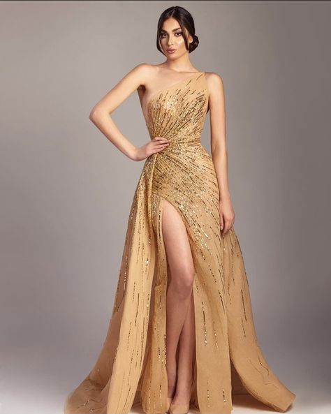 Sister Of The Bride Dress, Pageant Dresses For Women, Hollywood Glamour Dress, Nude Prom Dresses, Pageant Evening Gowns, Formal Prom Dresses Long, Gold Gown, Gowns Dresses Elegant, Prom Girl Dresses