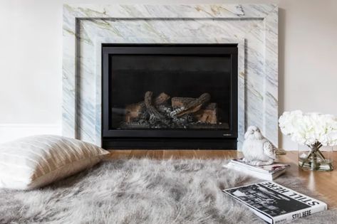 63 Fireplace Ideas That Make a Statement and Dress Up Any Room | Architectural Digest | Architectural Digest Malibu Beach House, Marble Fireplace Surround, Fireplace Tile Surround, Marble Fireplace, White Fireplace, Simple Borders, Artistic Tile, Fireplace Surround, Home Design Plan