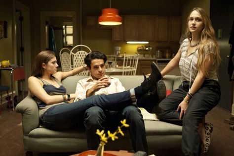 marnie, charlie & jessa / girls. Dating In Your 20s, Lena Dunham Girls, Girls Apartment, Girls Hbo, Funny Lists, Christopher Abbott, Jemima Kirke, Unique Floor Plans, Allison Williams