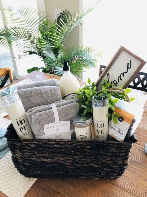 24 DIY Housewarming Basket Ideas Anyone Who Moved Into A New Home Will Love Client Appreciation Gift Basket, Teachers Appreciation Gifts Diy, Real Estate Gift Basket Ideas, Buyer Closing Gift, Closing Day Gift Basket, House Closing Gifts Basket Ideas, Real Estate Raffle Basket Ideas, Gifts From Realtors To Clients, House Warming Gift Baskets