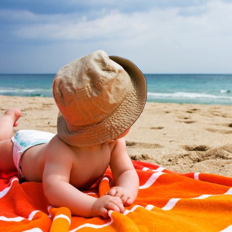 The Best Baby-Friendly Vacation Spots (And Where Not to Go) -- The best family-friendly destinations for your vacation. Get more parenting stories at The Bump. Beach Baby Photography, Baby Beach Pictures, Baby Beach Photos, Vom Avea Un Copil, Baby Vacation, Best Baby Toys, Family Beach Pictures, Baby Boy Photography, Beach Photography Poses