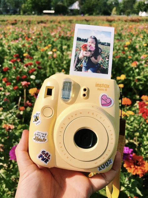 Polaroid Camera Instax, Polaroid Camera Pictures, Instax Mini Ideas, Camera Painting, Best Birthday Gift Ideas, Instax Mini 12, Gift Ideas For Best Friend, Polaroid Instax, Instax Mini Camera