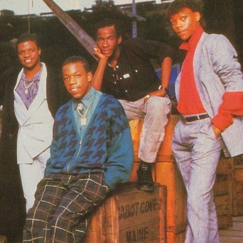 Fans Call Out Bobby Brown for Cropping Ralph Tresvant Out of 'New Edition' Photo Hip Hop Background, 90s Black Men, Ralph Tresvant, Black Lives Matter Art, 80s 90s Fashion, 90s Hip Hop Fashion, Photoshop Pics, Black Hollywood, Candy Girl