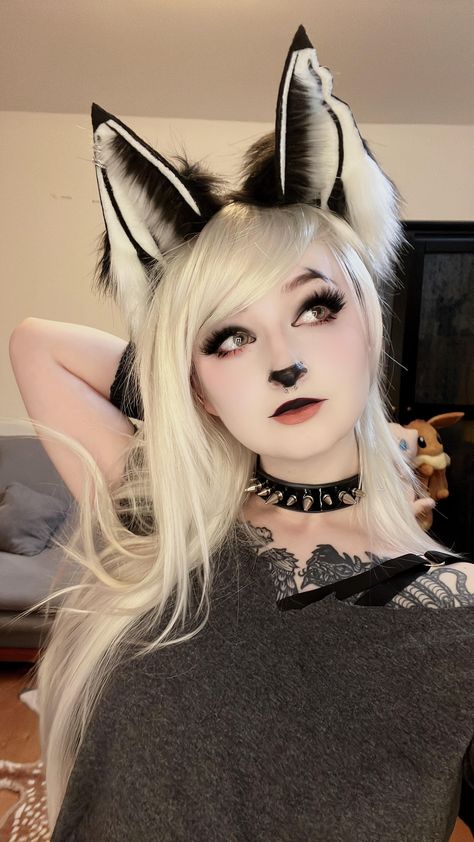 Roxanne Wolf Cosplay, Loona Cosplay, Wolf Cosplay, Clown Stuff, Goth Egirl, Roxanne Wolf, Spooky Stuff, Adventure Time Marceline, Harley Quinn Art