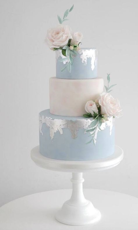 Romantic Dusty Blue and Blush Spring Wedding Ideas for 2019 - ColorsBridesmaid Blush Centerpieces, Navy Blue Wedding Cakes, Kek Kahwin, Wedding Cake Navy, Navy Suits, Spring Wedding Cake, Blue And White Wedding, Dusty Blush, Romantic Wedding Cake