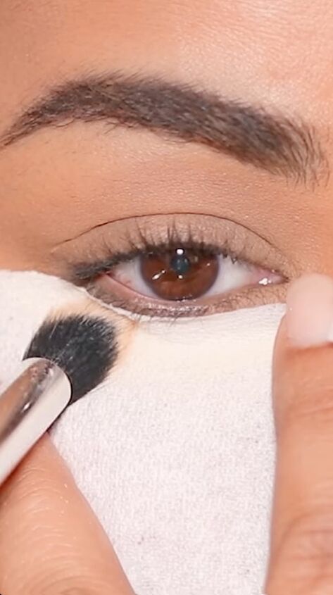 How To Keep Concealer From Creasing Under Eyes, How To Make Concealer Not Cakey, How To Prevent Makeup From Creasing, Concelear Tips Makeup Tricks, Can’t Stop Won’t Stop Concealer, Beauty Blender How To Use, Daily Makeup Routine, Eye Makeup Techniques, How To Apply Concealer