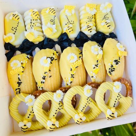 Bee Themed Desserts, Bee Dessert Table, Bee Desserts, Bee Baking, Bee Treats, 21st Birthday Party Decor, Cake Cones, Mama To Bee, Bee Themed Gender Reveal