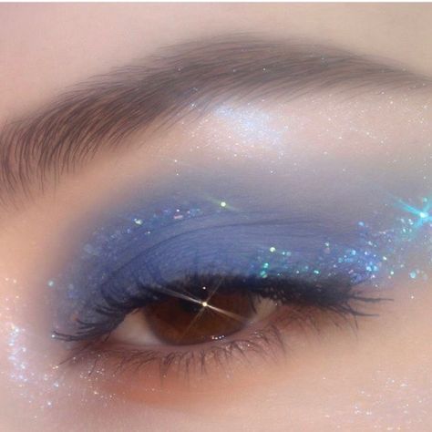 Make Up Designs, Make Up Inspiration, Makeup Eye Looks, Creative Eye Makeup, Creative Makeup Looks, Colour Pop, Kesha, Eye Makeup Art, Blue Makeup