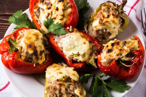 Low Sodium Stuffed Peppers - The Low Sodium Foodie Low Sodium Lunch Ideas, Vegetarian Jambalaya, Low Sodium Recipes Heart, Heart Healthy Recipes Low Sodium, Vegetarian Stuffed Peppers, Low Salt Recipes, No Sodium Foods, Dinner With Ground Beef, Low Sodium Recipes