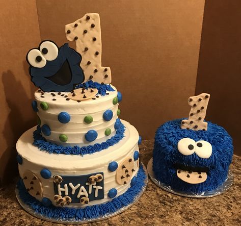 Cookie Monster 1st Birthday Pictures, Diy Cookie Monster Cake, Cookie Monster Cake Smash, Cookie Monster 1st Birthday Cake, Cookie Monster 1st Birthday, Cookie Monster Smash Cake, Cookie Monster 1st Birthday Smash Cake, Monster Birthday Cake, Cookie Monster Cakes