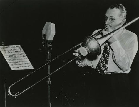 Tommy Dorsey, Popular Bands, World Quotes, All About Music, Jazz Musicians, Trumpeter, Big Band, Trombone, Best Husband