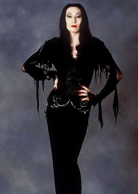 Adams Family Morticia, Morticia Addams Makeup, Morticia Addams Costume, Morticia And Gomez Addams, Addams Family Musical, Goth Princess, Gomez And Morticia, Anjelica Huston, Couples Halloween Outfits