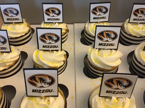 Mizzou cupcakes Mizzou Graduation Party, Cake Business, Cake Cover, University Of Virginia, Grad Party, Grad Parties, Cupcake Toppers, Graduation Party, Butter Cream