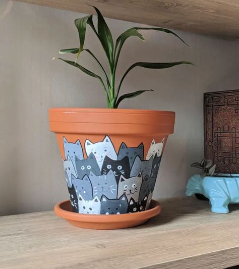 Pot Painting Ideas, Painting Pots, Pots Ideas, Plant Pot Design, Flower Pot Art, Pot Painting, Painted Terracotta, Plant Pot Diy, Terra Cotta Pot Crafts