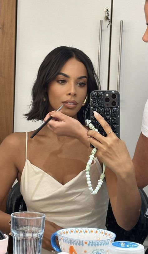 Rochelle Humes Short Hair, Rochelle Humes Hair, Short Brunette, Short Brunette Hair, Hair Layers, Rochelle Humes, Autumn Hair, Mob Wife, Hair Haircuts