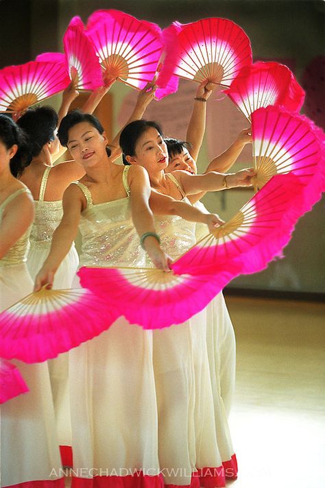 . Chinese Fan Dance, Bollywood Dance Costumes, High School Gym, Autumn Moon Festival, Chinese Folklore, Chinese Fan, Fan Dance, Moon Festival, School Gym