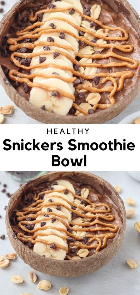 snickers smoothie bowl in a coconut bowl with banana sliced, nuts, chocolate and peanut butter swirl. Snickers Smoothie, Healthy Snickers, Smoothie Bowls Recipe Easy, Smoothie Bowl Vegan, Smoothie Bowl Recipe Healthy, Bowl Recipes Easy, Protein Smoothie Bowl, Vegan Smoothie Bowl, Acai Bowls Recipe