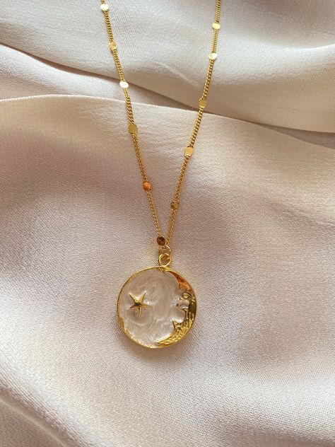 Dainty moon necklace