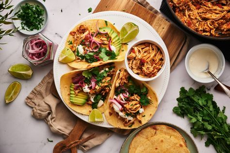 Slow Roasted Chicken Breast, Barbacoa Chicken, Chicken Barbacoa, Slow Roasted Chicken, Chicken Breast Tacos, Shredded Chicken Recipe, Healthy Taco Recipes, Jackfruit Tacos, Mexican Shredded Chicken