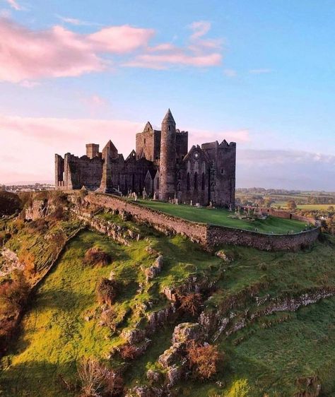 Ireland Aesthetic Irish Cottage, Rock Of Cashel Ireland, Cashel Ireland, Ireland Hiking, Ireland Honeymoon, Rock Of Cashel, Tipperary Ireland, Ireland Aesthetic, Dublin House