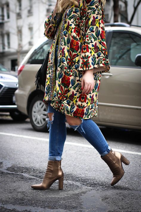 New York City Street Style Colorful Overcoat Distressed Denim Bronze Booties Spring Fashion Outfit Booties Outfit Fall, Simple Fall Outfits, Boho Inspiration, Straight Cut Jeans, Style Inspiration Spring, Style Inspiration Winter, Spring Fashion Outfits, Style Inspiration Fall, Street Style Trends