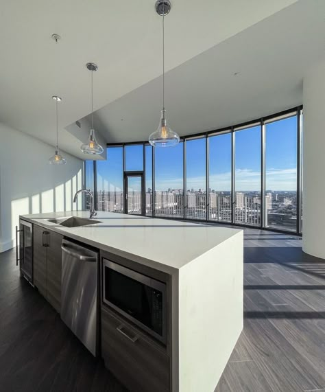 High Rise Apartment Kitchen, Modern High Rise Apartment, Condos Luxury Apartments, Highrise Apartment, Skyline Apartment, Appartement New York, Modern Luxury Apartment, High Rise Apartment, Houston Apartment