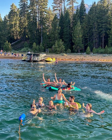 Summers on Lake Tahoe >>> specifically forth of July week on Lake Tahoe is a must. Add it to your west coast bucket list for next summer 🗒️🦋🌲💥🍾🥂 . . . . . #westcoastsummer #summer2024 #laketahoe #laketahoelife #grouptrip #summerstyle #lakelife #lakeliving #lakeseason #pinterestphoto #summeraesthetic Lake Tahoe Summer, Forth Of July, Lake Living, Summer 2025, Group Travel, Pinterest Photos, Lake Life, Lake Tahoe, Summer Aesthetic