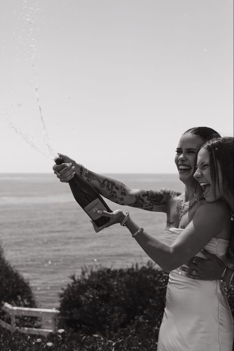 Wedding Lesbian Couple, Wlw Wedding Ideas, Wlw Proposal, Lesbian Proposal Ideas, Wlw Engagement Photos, Lesbian Wedding Photography Poses, Wlw Marriage, Wlw Engagement, Wlw Wedding Aesthetic