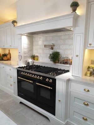 Customer Inspiration - ILVE Appliances Ilve Stove In Kitchen, Ilve Range Kitchen, Kitchen Stove Hoods Ideas, Stove Hood Ideas, Kitchen Stove Ideas, Modern Kitchen Stove, Ilve Appliances, Black Brass Kitchen, Fantasy Dwellings