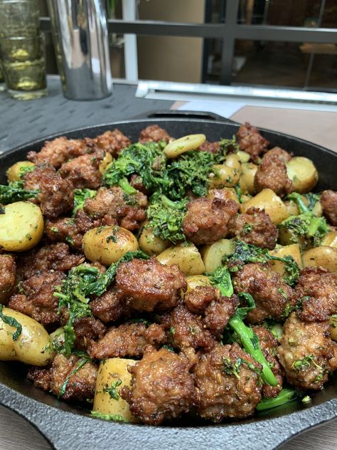 Rapini And Sausage, Rapini And Potatoes, Rapini Recipes Italian, Rapini Recipes, Potato Mushroom Recipe, Broccoli Rabe Recipe, Entree Dishes, Special Meals, Fennel Sausage