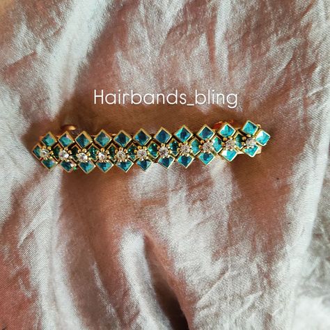 Kundan center hairclips Kundan Hair Clips, Kundan Clips, Diy Hair Accessories Beads, Silk Thread Earrings Designs, Silk Thread Bangles Design, Silk Bangles, Silk Thread Earrings, Accessories Beads, Thread Bangles Design