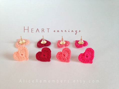 Alice Remembers Giveaway by Persia Lou Crochet Jewelry Tutorial, Earrings Crochet, Crochet Jewelry Patterns, Crochet Earrings Pattern, Earrings Heart, Earring Tutorial, Crochet Heart, Ideas Crochet, Crochet Flower Patterns