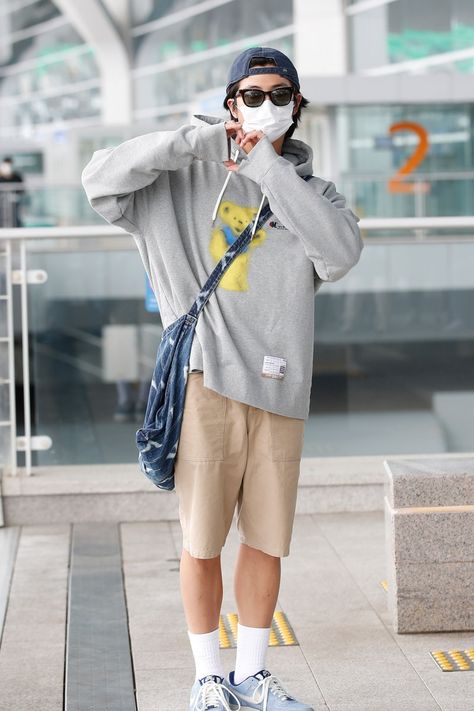 BTS RM wearing Mihara Yasuhiro Grey Bear Printed Hoodie, Universal Works Fatigue Wide-Leg Cotton-Corduroy Shorts, Visvim Viator Roadmaster Square-frame Sunglasses, Nike Air Force 1 07 LV8 sneakers at Incheon Airport. #kpop #kpopfashion #koreanfashion #bts #rm Airport Look, Bts Rm, Incheon Airport, Urban Looks, Hoodie Outfit, Korean Celebrities, Airport Style, Incheon, Airport Outfit