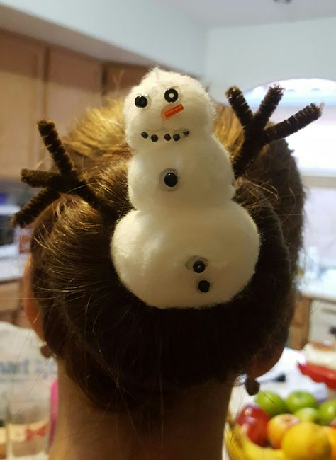 Snowman Bun Hair, Snowman Day At School Outfit, Snowman Hair, Bun Ideas, School Hair, School Dress, Christmas Hairstyles, Frosty The Snowmen, Spirit Week