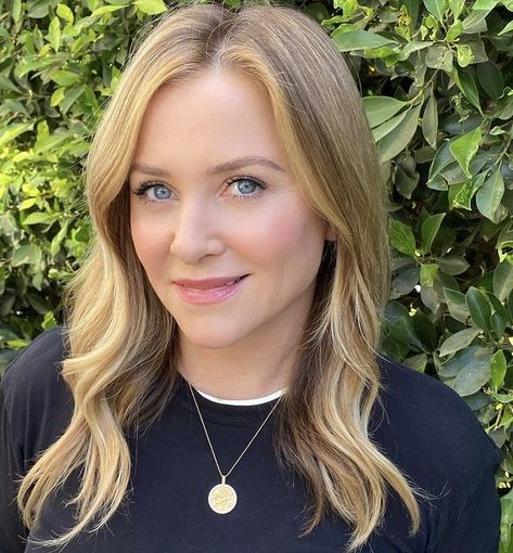 Greys Anatomy Actors, Grey's Anatomy Doctors, Greys Anatomy Episodes, Arizona Robbins, Jessica Capshaw, Marriage Material, Greys Anatomy Cast, Grey Anatomy Quotes, We Missed You