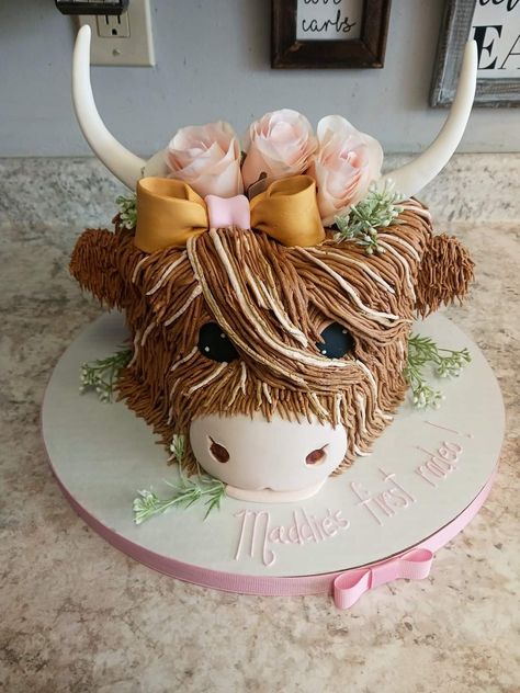 Highland Cow Party Decor, Highland Cow Baby Shower Cake, Highland Cow Cake Tutorial, Highland Cow Birthday Cake, Big Desserts, Highland Cow Cake, Cow Birthday Cake, Cow Cupcakes, Cow Cake