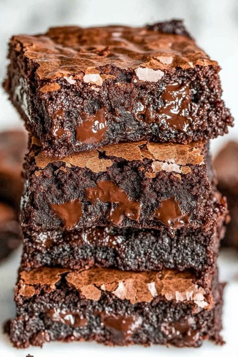 Indulge your sweet tooth guilt-free with these decadent zero sugar brownies made with creamy Greek yogurt. They're fudgy, rich, and absolutely delicious! Perfect for satisfying your chocolate cravings without any of the added sugar. Treat yourself to a healthier dessert option that doesn't skimp on flavor. Try baking up a batch of these delightful brownies for a tasty and guilt-free treat that everyone will love. Enjoy the best of both worlds - dessert cravings fulfilled and no sugar overload! Yasso Greek Yogurt Bars Copycat, Brownies With Greek Yogurt, No Sugar Brownies, Zero Sugar Desserts, Greek Yogurt Dessert Healthy, Fage Yogurt Recipes, Yogurt Brownies, Greek Yogurt Recipes Dessert, Greek Yogurt Brownies