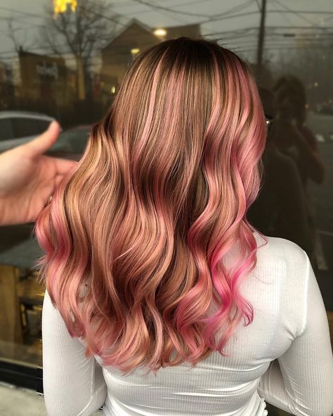 Heres a cute pink balayage on Emma! This is a fun way to add a little pop of color to your hair and within a few washes your back to your… Brown And Pink Hair, Pink Balayage, Light Pink Hair, Pink Blonde Hair, Pink Hair Dye, Hair Dye Ideas, Color Balayage, Natural Wavy Hair, Pink Highlights