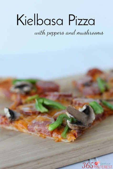 kielbasa pizza with peppers Kielbasa Pizza, Delicious Pizza Recipes, Veggie Dinner, Gourmet Dinner, Pizza Recipes Homemade, Fast Dinners, Easy Pizza, Pizza Pizza, Kielbasa