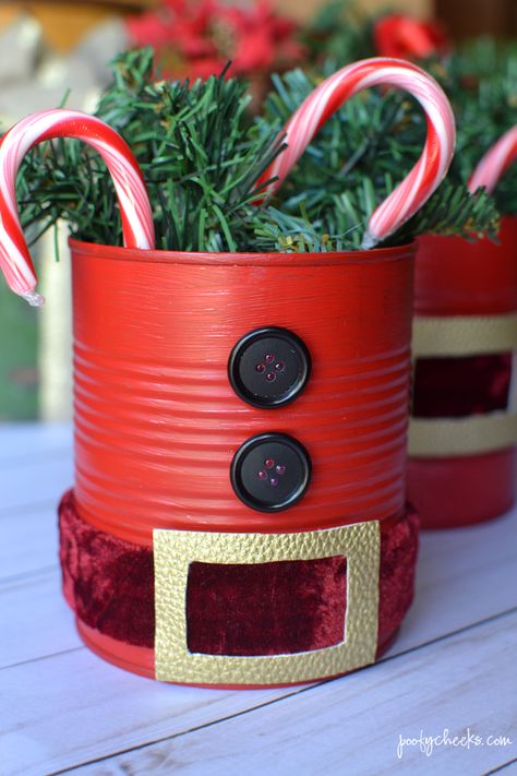 Santa Cans - Repurpose Tin Cans into Santa decorations Coffee Can Crafts, Bed Spring, Recycled Tin Cans, Tin Can Art, Aluminum Can Crafts, Recycled Tin, Tin Can Crafts, Santa Decorations, Cheap Crafts