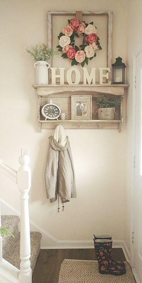 Small Mudroom Ideas, Deco Champetre, Decoration Shabby, Farmhouse Decorating, Hal Decor, Foyer Design, Small Entryway, White Farmhouse, Diy House