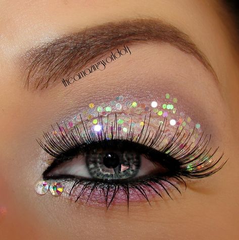 Kelsey Rose, Fantasy Make-up, Make Carnaval, Princess Makeup, Glinda The Good Witch, Witch Makeup, Eye Logo, Glitter Eye Makeup, Good Witch