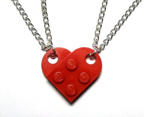 Cool best friend necklaces: LEGO Brick split-heart Necklace by Cute Hearts Lego Necklace, Diy Bff, Pizza Necklace, Friends Diy, Bff Necklaces, Couple Necklaces, Best Friend Necklaces, Friendship Necklaces, Couple Jewelry