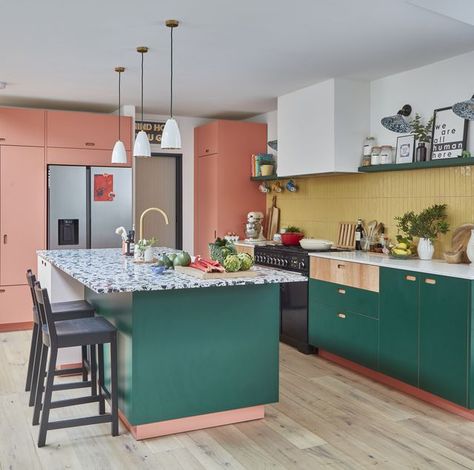 22 Fresh Kitchen Design Ideas for the Modern Home - A House in the Hills Terrazzo Splashback, Colourful Kitchen, Kitchen Design Color, Kitchen Showroom, Life Kitchen, Kitchen Transformation, Shaker Kitchen, Pink Kitchen, Handmade Kitchens