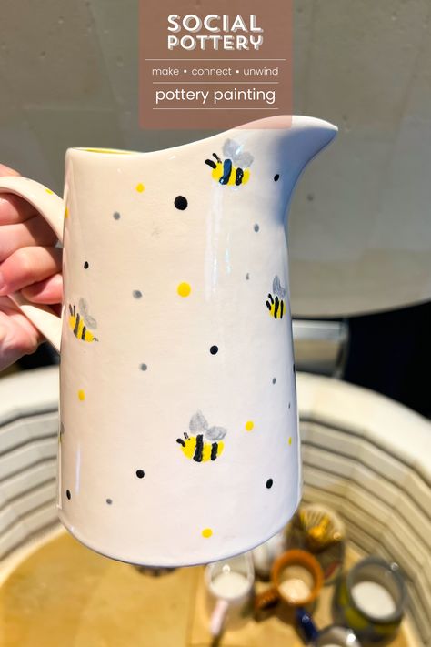 Bee Ceramics Pottery, Bumble Bee Pottery Painting, Bee Ceramic Painting, Pottery Painting Ideas Bees, Basic Pottery Painting Ideas, Pottery Painting Ideas Jug, Jug Pottery Painting Ideas, Pottery Jug Painting Ideas, Bee Pottery Painting